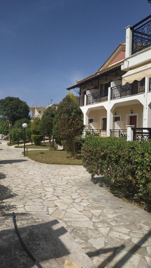 Tasaros Studios Laganas Bagian luar foto